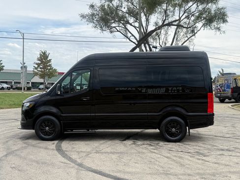 Used 2024 Mercedes-Benz Sprinter 2500 image 6