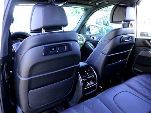 Used 2023 BMW X5 xDrive40i w/ Luxury Seating Package image 23