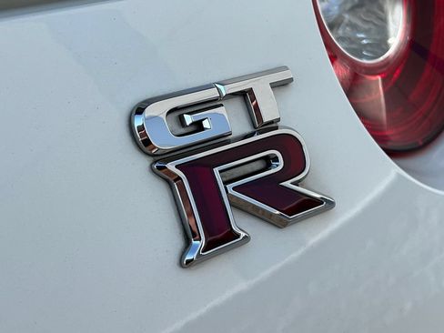 Used 2015 Nissan GT-R Black Edition AWD/4WD image 25