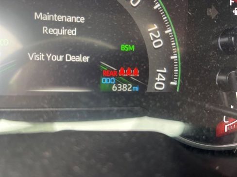 Used 2025 Toyota RAV4 XLE image 13