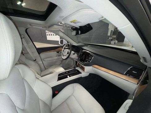 Used 2022 Volvo XC90 T6 Momentum w/ Advanced Package AWD/4WD image 15