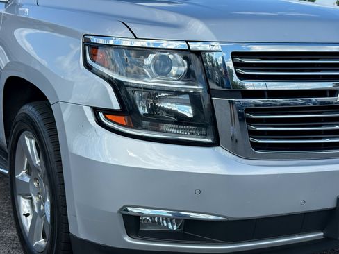 Used 2018 Chevrolet Suburban Premier AWD/4WD image 4