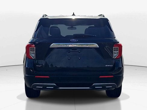 Used 2021 Ford Explorer XLT w/ Equipment Group 202A AWD/4WD image 6