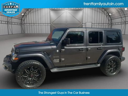 Used 2019 Jeep Wrangler Unlimited Sahara image 4