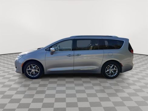 Used 2019 Chrysler Pacifica Limited FWD image 4