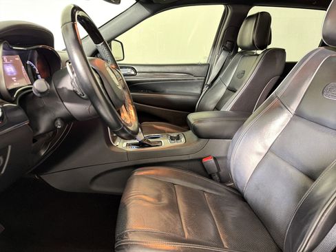 Used 2020 Jeep Grand Cherokee Overland AWD/4WD image 5
