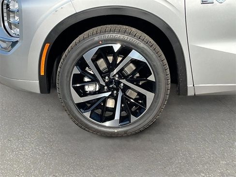 New 2025 Mitsubishi Outlander SEL image 33