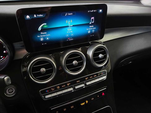 Used 2020 Mercedes-Benz GLC 300 4MATIC image 26
