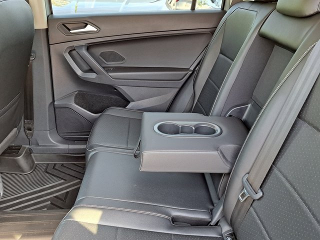 Used 2021 Volkswagen Tiguan SE AWD/4WD image 27