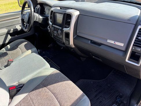 Used 2018 RAM 1500 Lone Star image 29