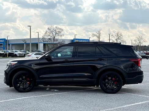 Used 2020 Ford Explorer ST w/ ST Street Pack image 26