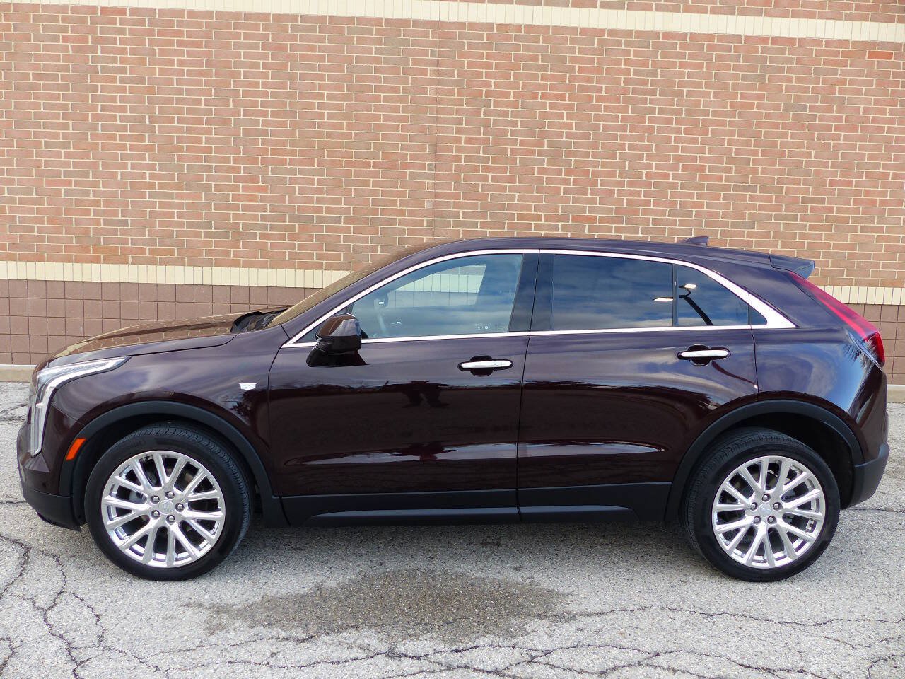 Used 2021 Cadillac XT4 Luxury w/ Cold Weather Package AWD/4WD image 6