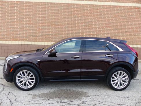 Used 2021 Cadillac XT4 Luxury w/ Cold Weather Package AWD/4WD image 6