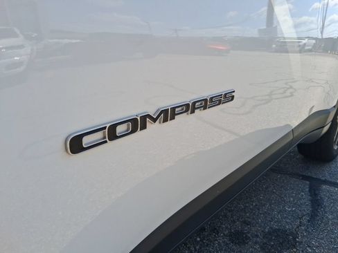 Used 2024 Jeep Compass Limited w/ Sun and Sound Group AWD/4WD image 8