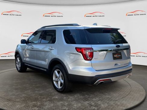 Used 2016 Ford Explorer XLT w/ Equipment Group 202A AWD/4WD image 8
