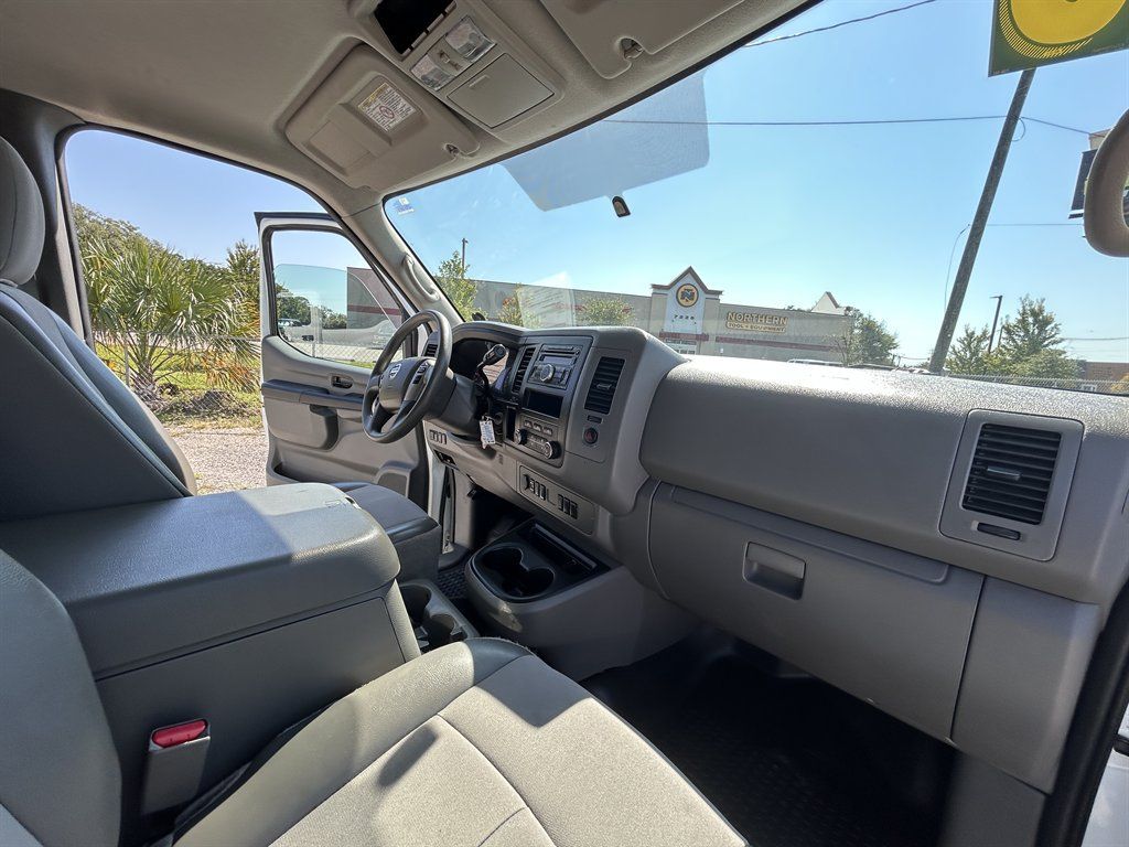 Used 2016 Nissan NV 2500 SV RWD image 12