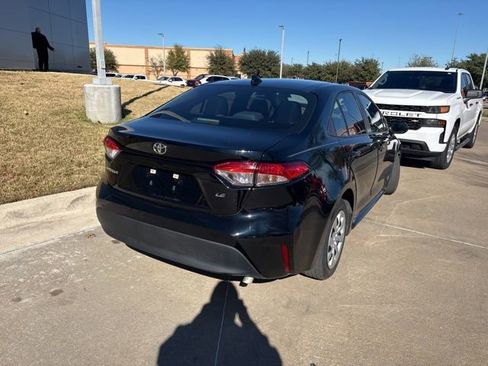 Used 2024 Toyota Corolla LE image 3