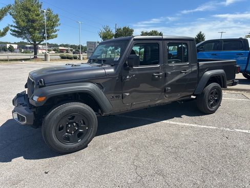 New 2025 Jeep Gladiator Sport image 14