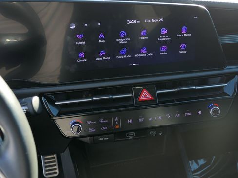 Used 2023 Kia Niro EX Touring image 18