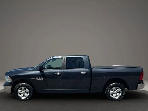 Used 2017 RAM 1500 Classic SLT AWD/4WD image 2