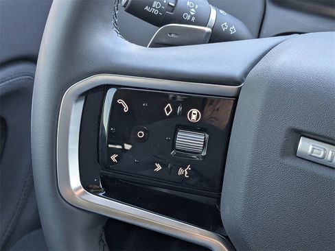 Used 2025 Land Rover Discovery Sport S image 24