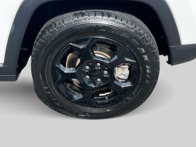 Used 2024 Jeep Compass Trailhawk AWD/4WD image 6