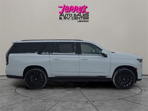 Used 2023 Cadillac Escalade ESV Sport Platinum w/ LPO, ONYX Package image 17