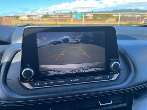 Used 2024 Nissan Rogue SV image 20