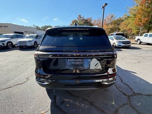 New 2026 Lincoln Nautilus Reserve image 8