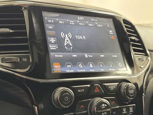 Used 2020 Jeep Grand Cherokee Altitude image 18