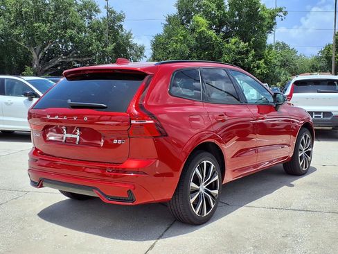 Certified 2024 Volvo XC60 B5 Plus AWD/4WD image 7