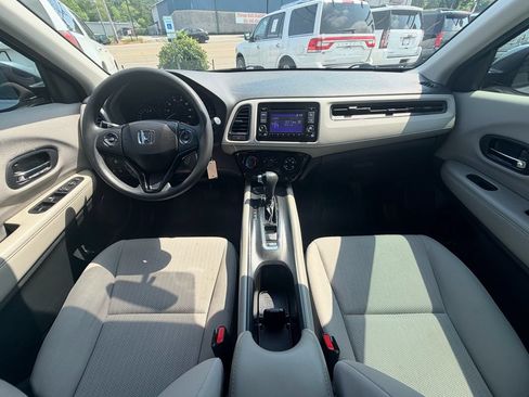 Used 2017 Honda HR-V LX image 19