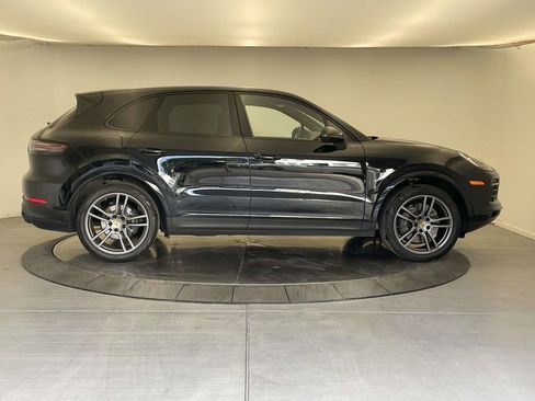 Used 2023 Porsche Cayenne Platinum Edition image 8