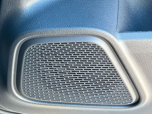 Certified 2025 Mercedes-Benz GLB 250 4MATIC image 33