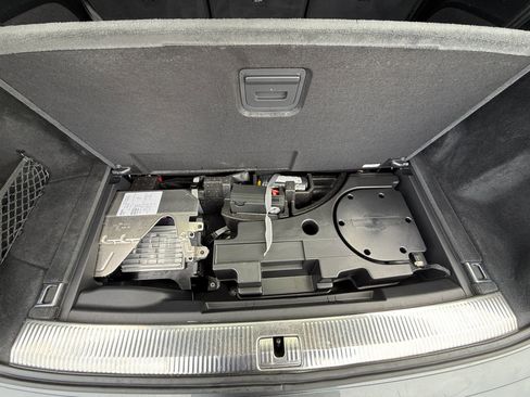 Used 2022 Audi SQ7 Prestige w/ Prestige Package image 51