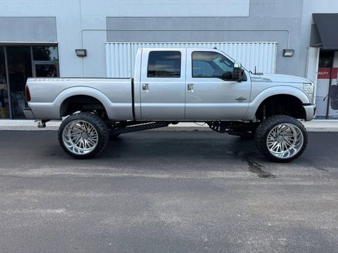 Used 2015 Ford F250 Platinum AWD/4WD image 3