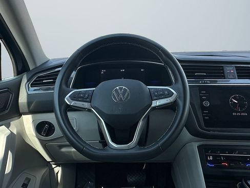 Used 2022 Volkswagen Tiguan SE FWD image 12