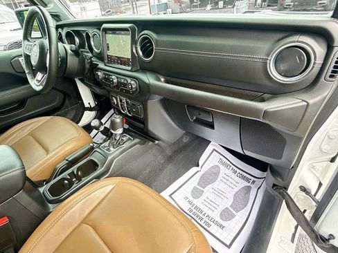 Used 2023 Jeep Wrangler Unlimited Sahara w/ Cold Weather Group image 34