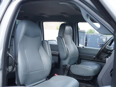 Used 2019 Ford F650 2WD Crew Cab Super Duty image 15
