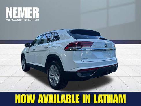 Certified 2023 Volkswagen Atlas Cross Sport SE w/ Panoramic Sunroof Package AWD/4WD image 2