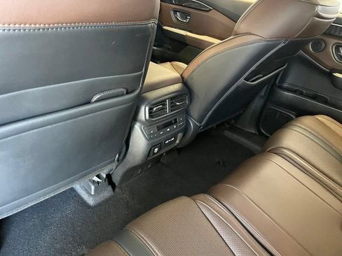 Used 2023 Honda Pilot Elite image 9