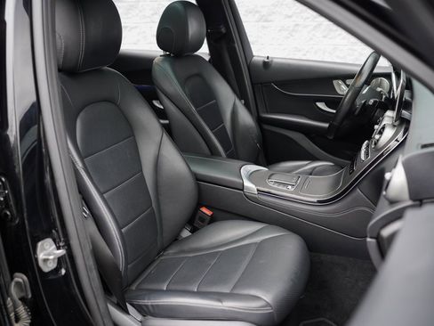 Used 2021 Mercedes-Benz GLC 300 4MATIC image 24