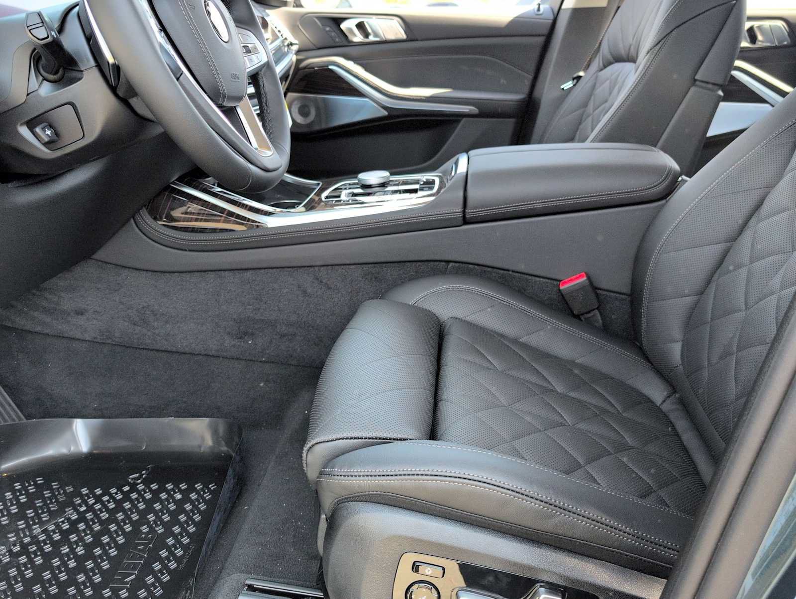 Used 2026 BMW X7 xDrive40i w/ Premium Package AWD/4WD image 16