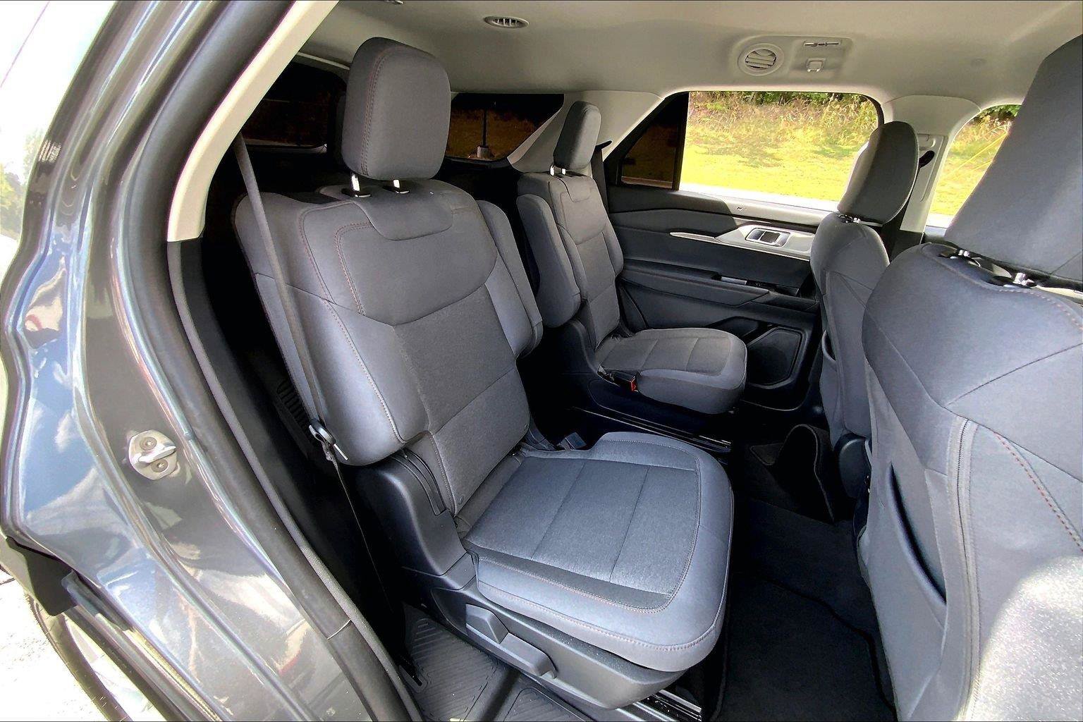 Used 2026 Ford Explorer Active AWD/4WD image 25