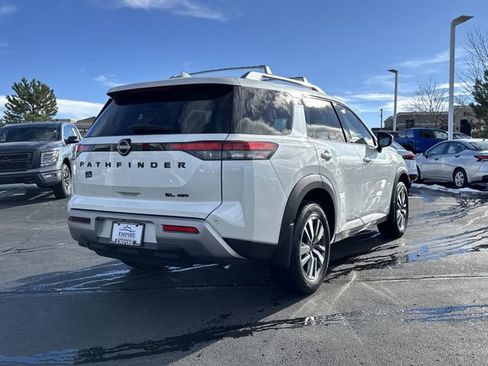 Used 2024 Nissan Pathfinder SL w/ Black Appearance Package image 3
