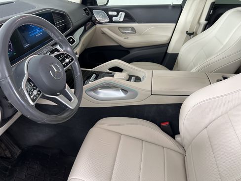 Used 2020 Mercedes-Benz GLS 450 4MATIC image 4