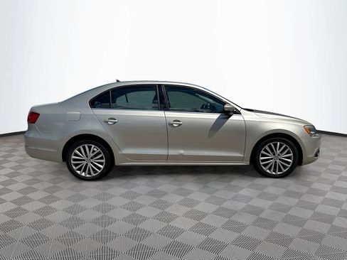 Used 2013 Volkswagen Jetta SEL FWD image 4