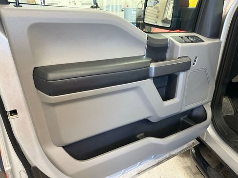 Used 2019 Ford F150 XLT image 12