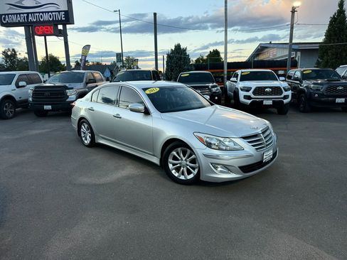 Used 2013 Hyundai Genesis 3.8 RWD image 2