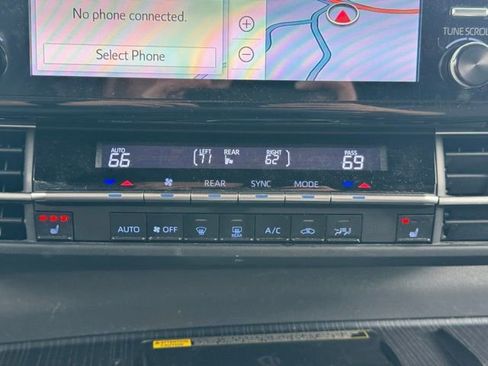 Used 2021 Toyota Sienna XSE w/ XSE Plus Package FWD image 24